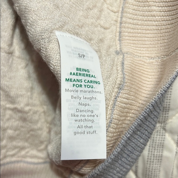 Aerie Heather Gray Women's Crew Neck Sweat shirt. Small. NWT. Super soft! - Picture 8 of 11